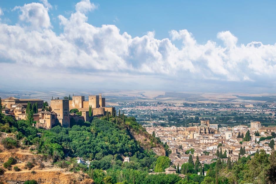 The Best Time to Visit Granada: A Month-by-Month Weather & Crowd Guide